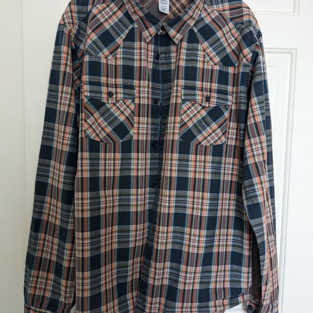 Men's Patagonia plaid long sleeve shirt XL - like new